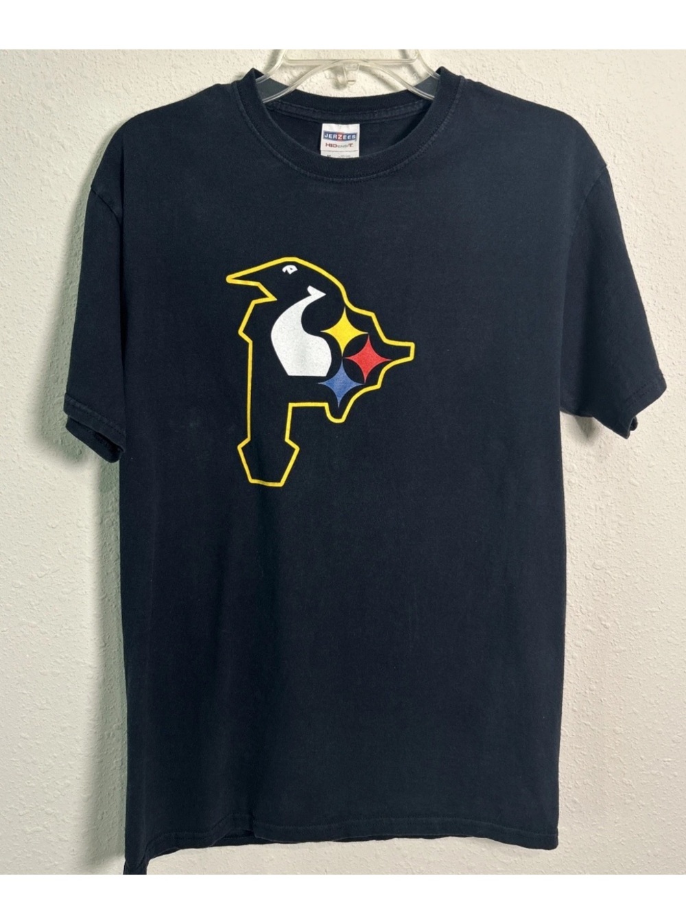 Pittsburgh Pirates Penguins Steelers Men’s Med Jerzees Black T-Shirt Triple Logo